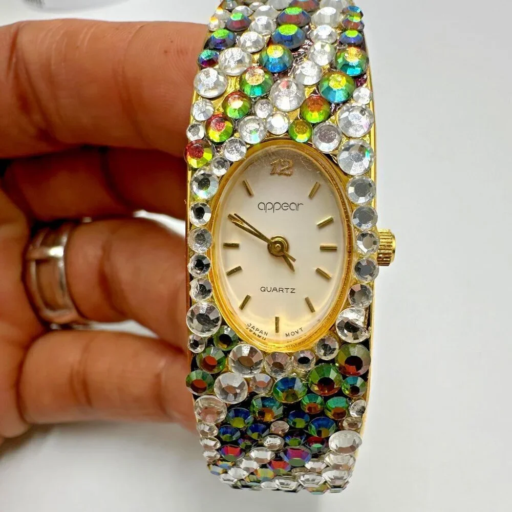 Rhinestone Watch Women Gold Tone Striped Bling Bangle Band New Battery 6.5